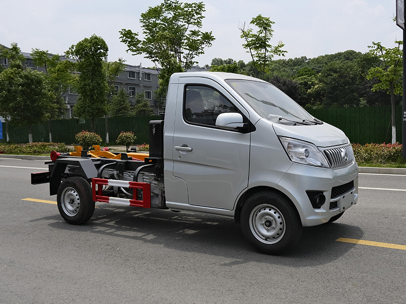 長(cháng)安2900勾臂垃圾車(chē)