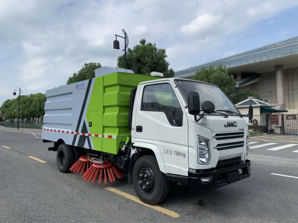 國(guó)六江铃凯锐扫路車(chē)